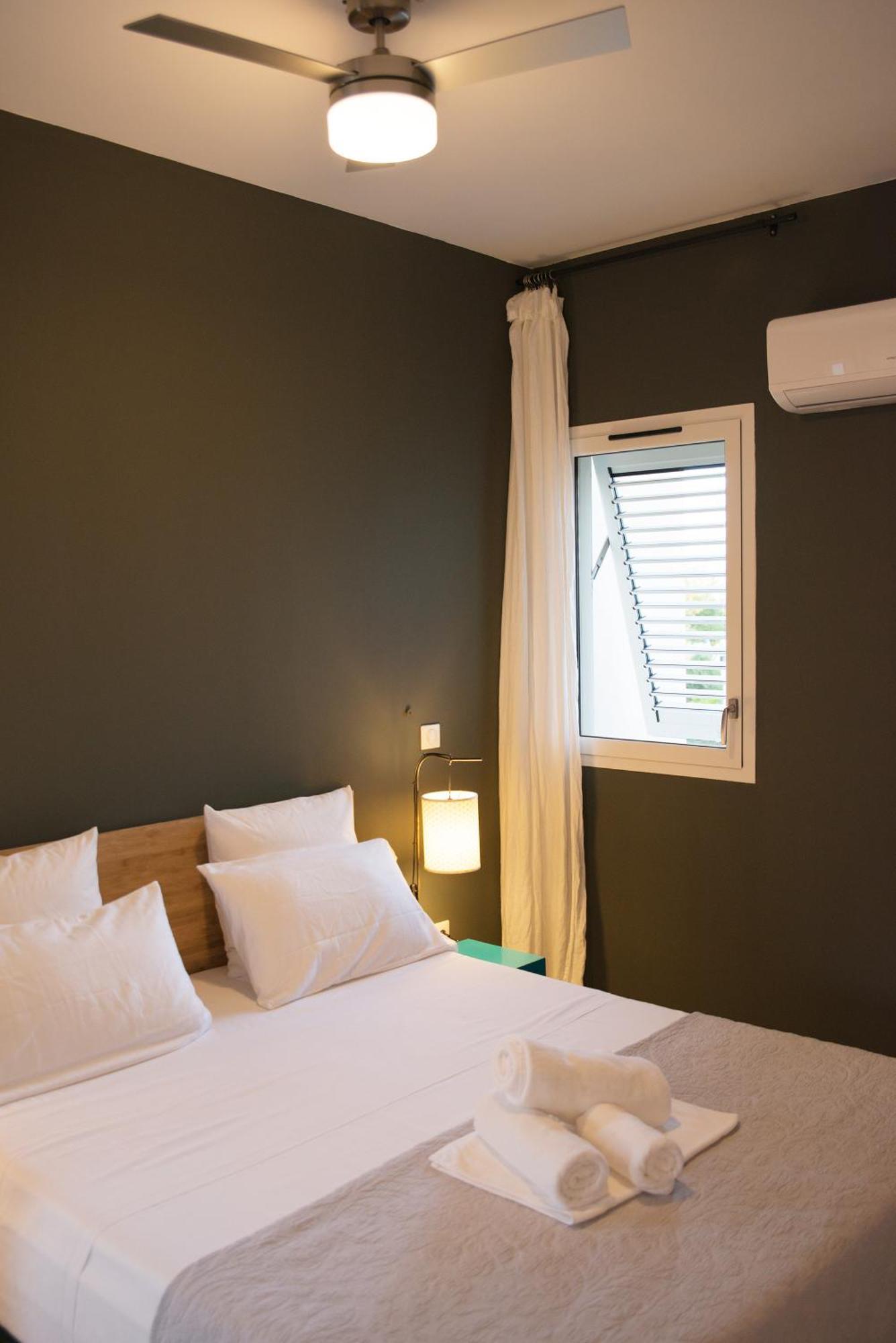 Escale Tropicale, Appart Vue Mer A 2 Min Du Lagon Apartment Saint-Gilles Les Bains Exterior photo