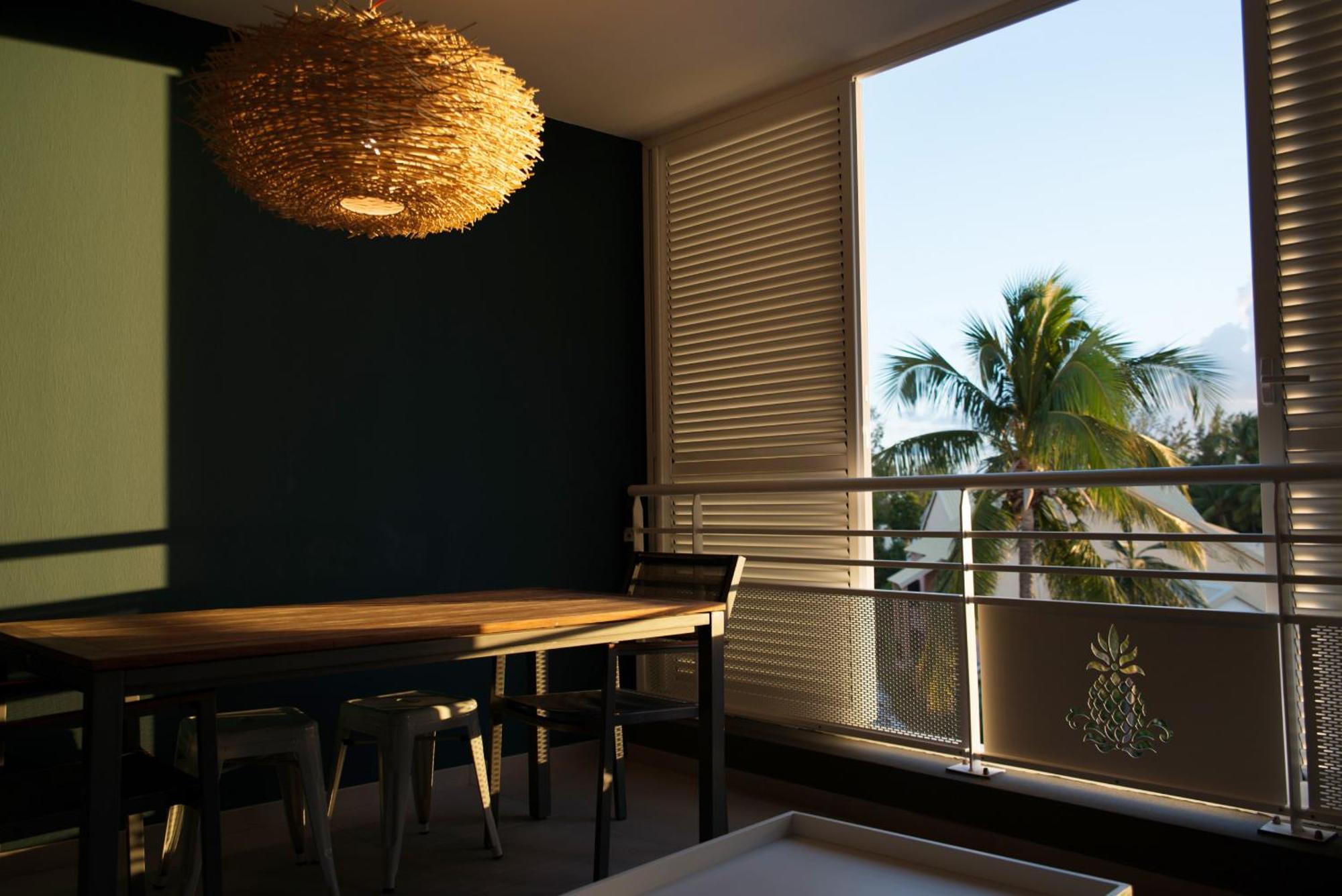 Escale Tropicale, Appart Vue Mer A 2 Min Du Lagon Apartment Saint-Gilles Les Bains Exterior photo